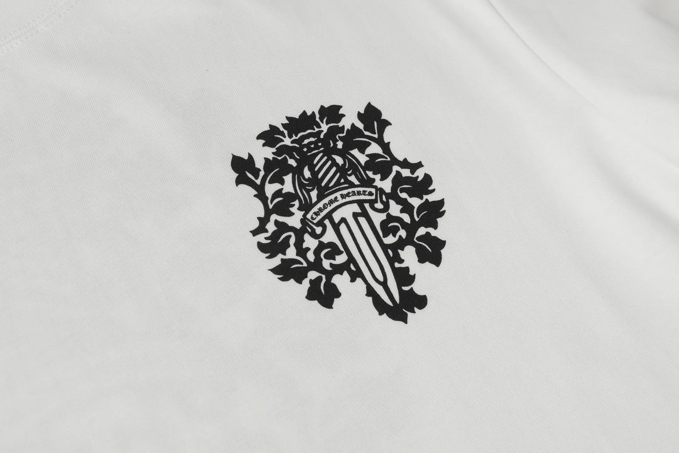 🅿️170 Chrome hearte/Chrome heart ch 25ss Miami limited Sanskrit printed T-shirt short sleeves. A must-have item for daily commuting for men and women in light luxury. The correct version is welcome to compare. Detailed features: ·280 grams of 100% cotton double yarn jersey fabric. ·Special thickened 32 pieces of double-strand 1x1 thread in the same vat. ·Double-needle cross-stitch technology. ·Original main mark washed hangtag. COLOUR: Black White SIZE：s m l xl